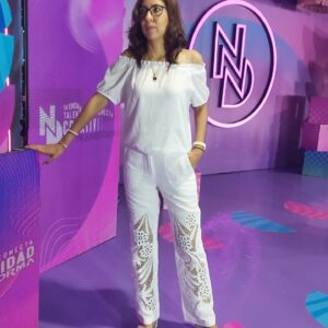 PANTALON DE LINO CALADO Y BLUSA CAMPESINA